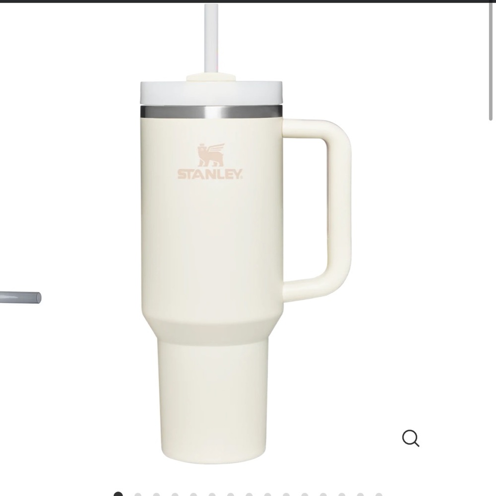 NWT STANLEY QUENCHER H2.0
FLOWSTATE™ TUMBLER
CREAM COLOR - 40 OZ